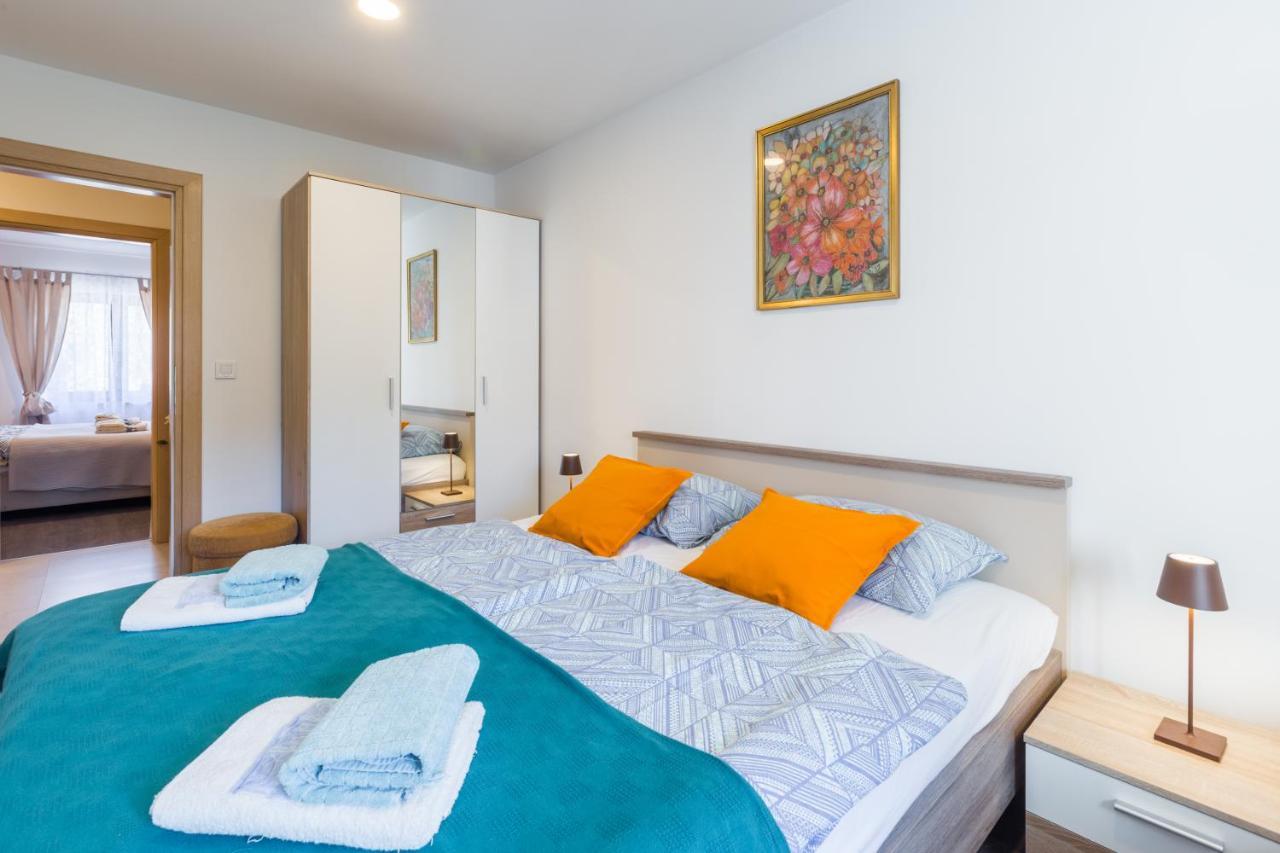 Alex Deluxe Apartments On Beach Poreč Extérieur photo