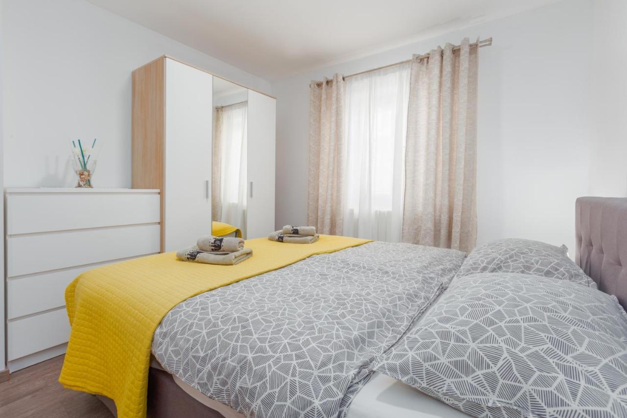 Alex Deluxe Apartments On Beach Poreč Extérieur photo