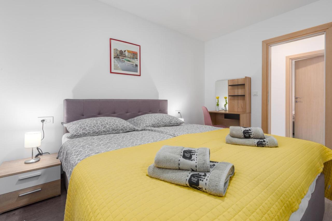 Alex Deluxe Apartments On Beach Poreč Extérieur photo