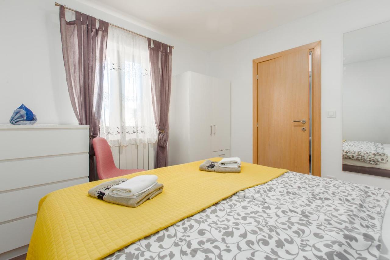 Alex Deluxe Apartments On Beach Poreč Extérieur photo