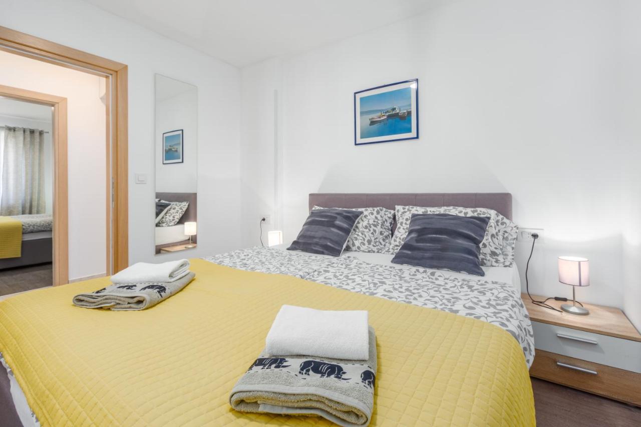 Alex Deluxe Apartments On Beach Poreč Extérieur photo