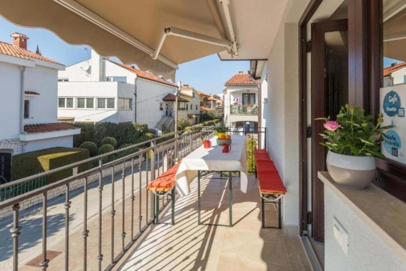 Alex Deluxe Apartments On Beach Poreč Extérieur photo